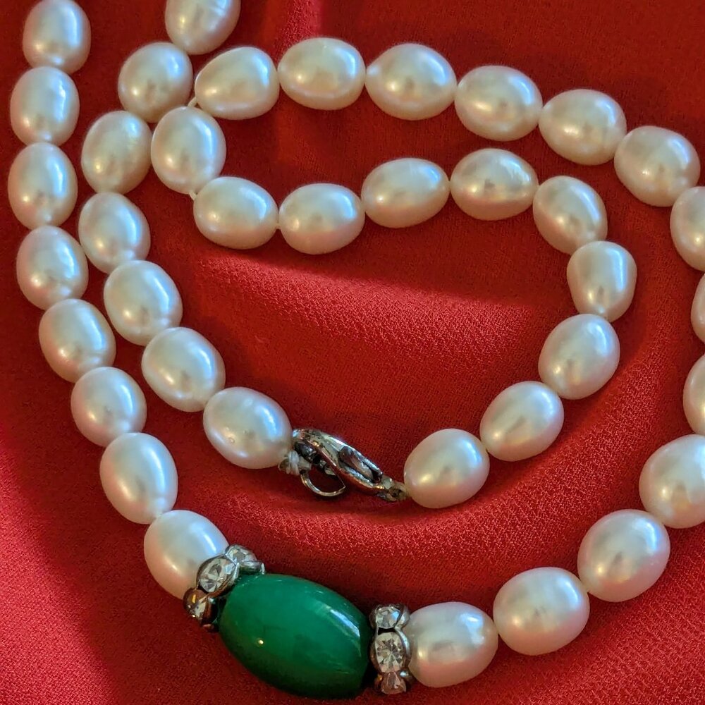 Vintage Freshwater Pearl Necklace with Green Jade-Style Focal Bead & Rhinestones